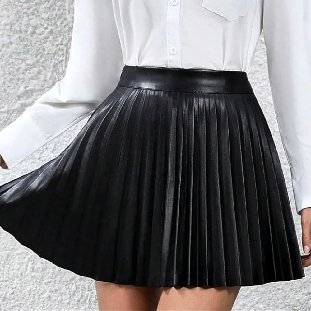 New Luxe Vegan Leather Pleated Short Skirt Black